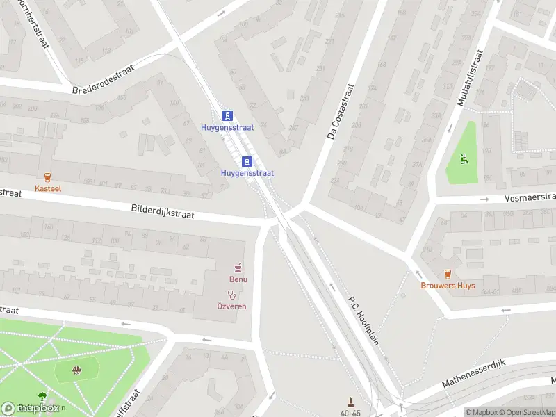 Ambulance met grote spoed naar de P.C.Hooftplein in Rotterdam