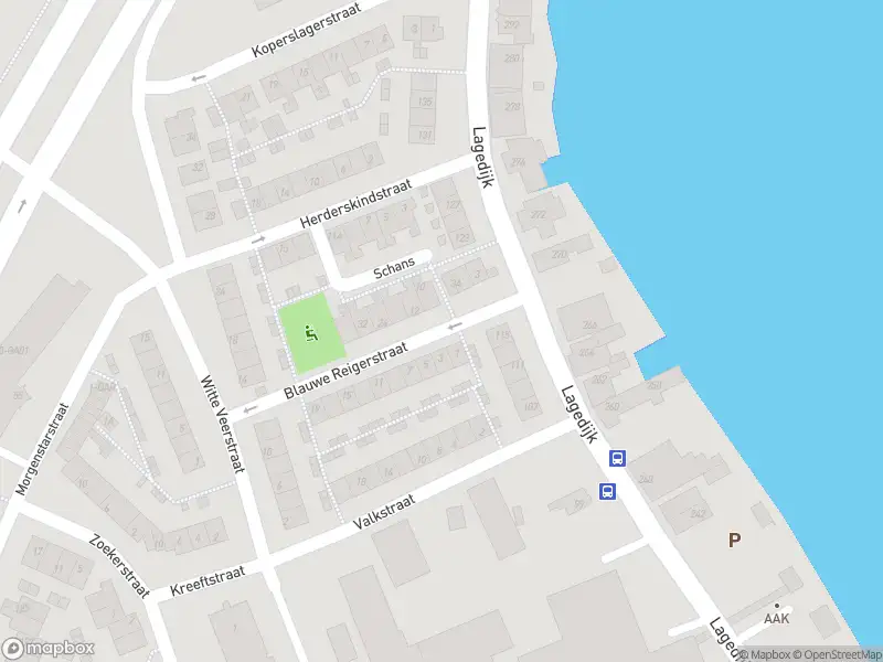 Ambulance met grote spoed naar de Blauwe Reigerstraat in Zaandijk