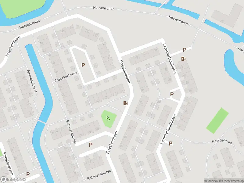 Ambulance met grote spoed naar de Franekerhoeve in Vlaardingen