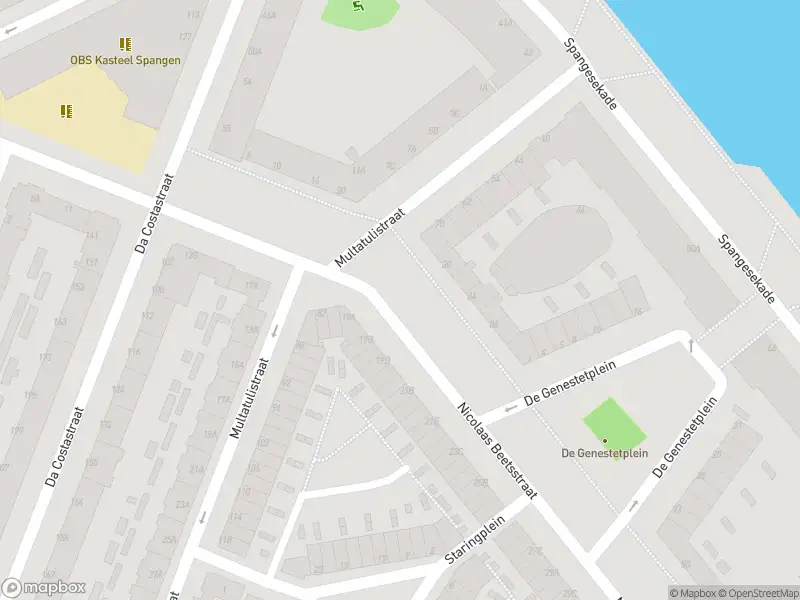 Ambulance met grote spoed naar de Nicolaas Beetsstraat in Rotterdam