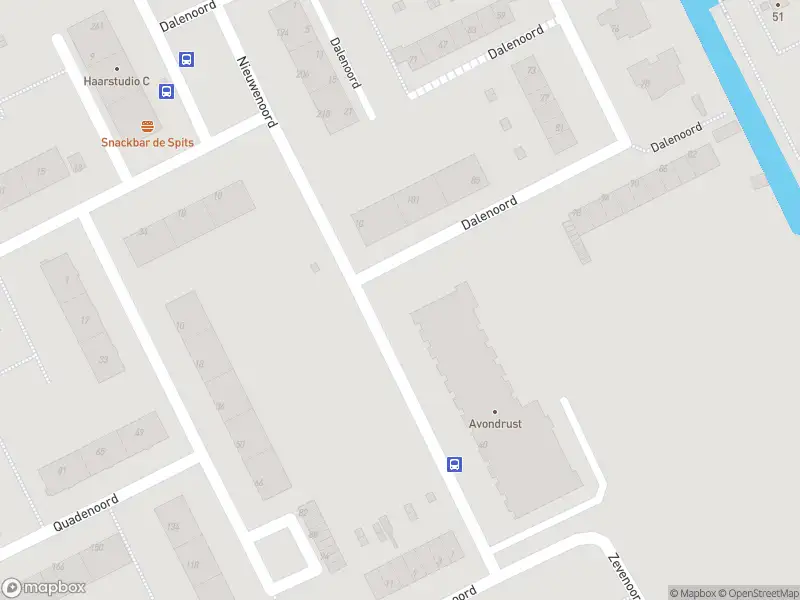 Ambulance met gepaste spoed naar de Nudenoord in Rotterdam