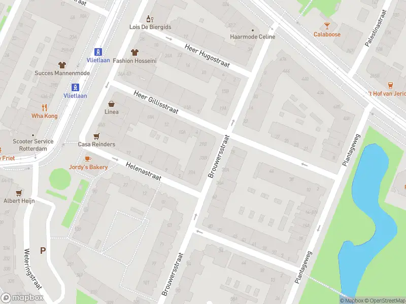 Ambulance met grote spoed naar de Brouwersstraat in Rotterdam