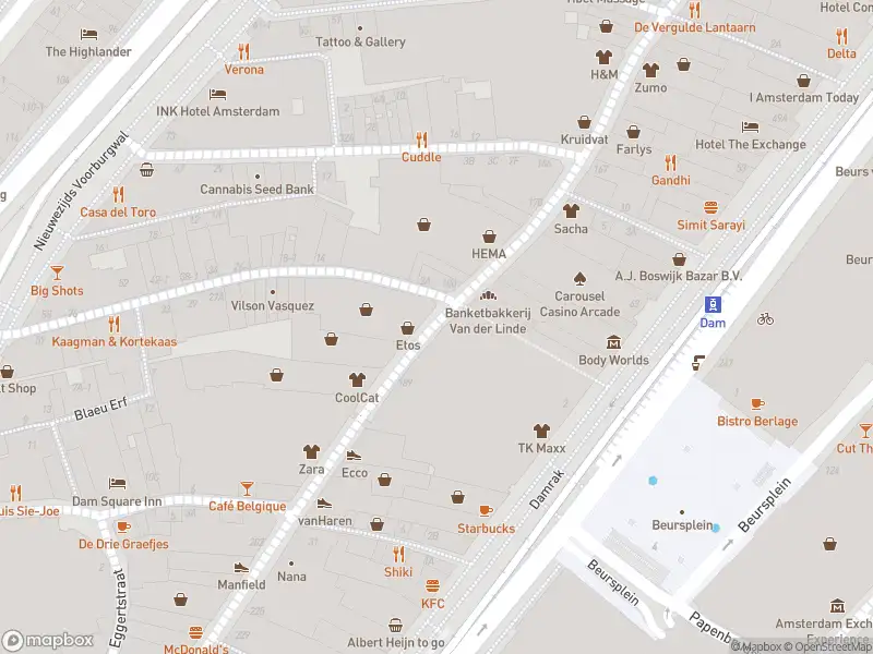 Ambulance met gepaste spoed naar de Nieuwe Nieuwstraat in Amsterdam