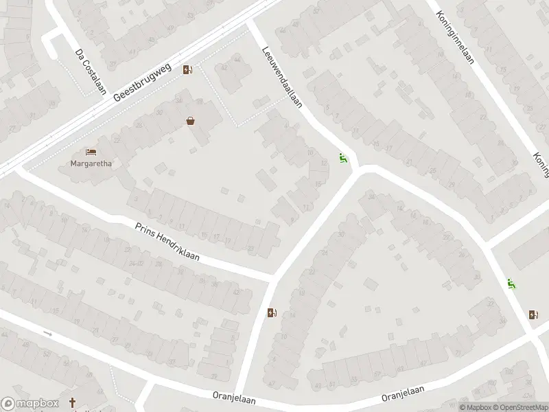 Ambulance met grote spoed naar de Geestbrugweg in Rijswijk