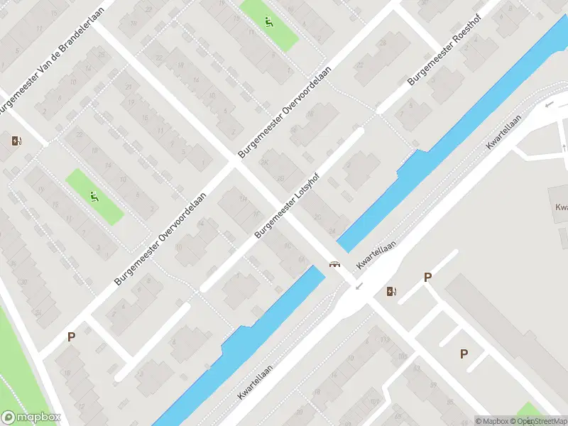 Ambulance met grote spoed naar de Burgemeester Rippingstraat in Maassluis