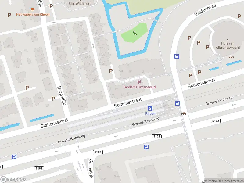 Ambulance met gepaste spoed naar de Anthony van Hobokenstraat in Rhoon