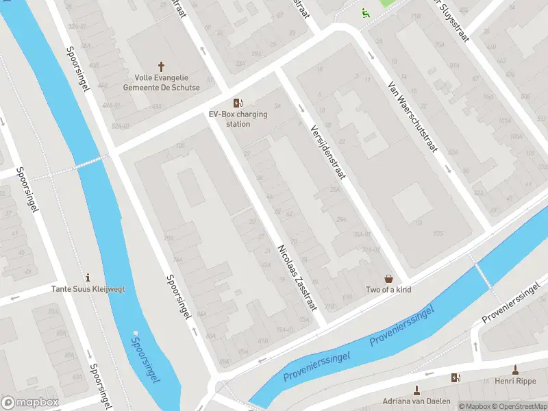 Ambulance met grote spoed naar de Nicolaas Zasstraat in Rotterdam