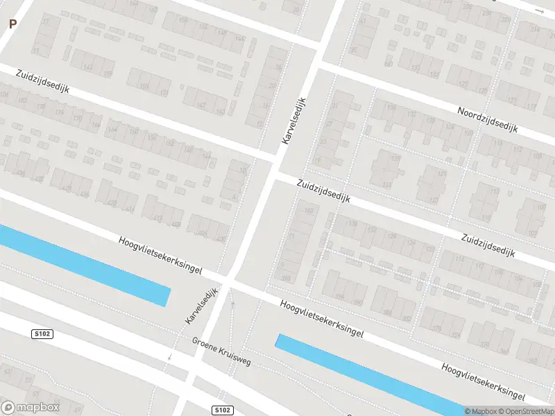 Ambulance met gepaste spoed naar de Karvelsedijk in Hoogvliet Rotterdam