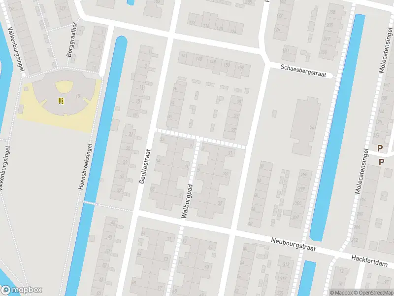 Ambulance met grote spoed naar de Walborgpad in Rotterdam