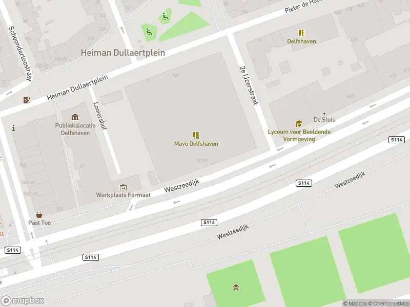 Ambulance met grote spoed naar de Westzeedijk in Rotterdam