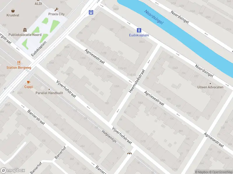 Ambulance met grote spoed naar de Agniesestraat in Rotterdam