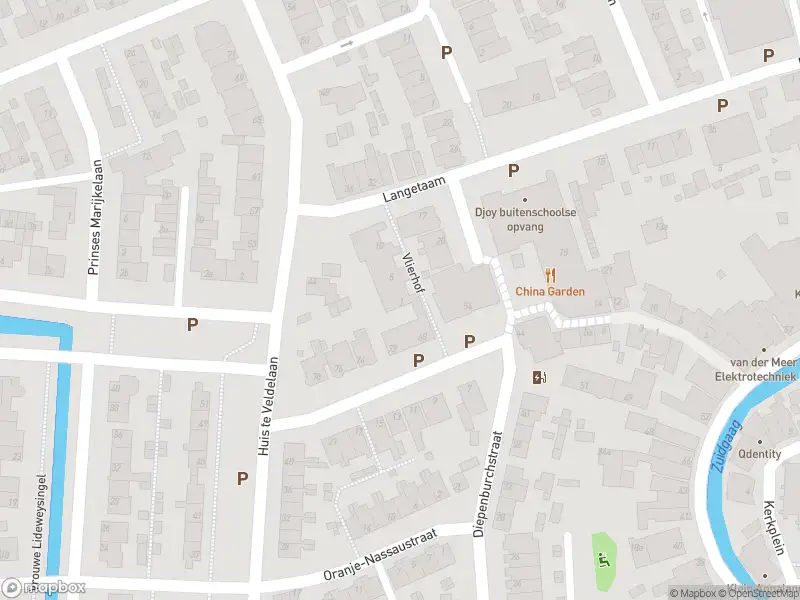 Ambulance met grote spoed naar de Vlierhof in Maasland