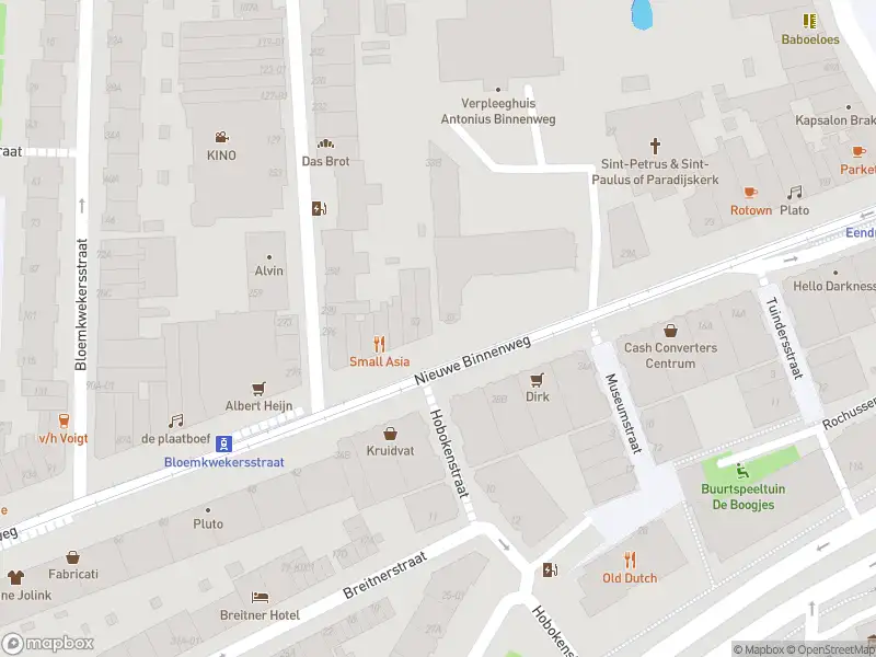 Ambulance met grote spoed naar de Nieuwe Binnenweg in Rotterdam