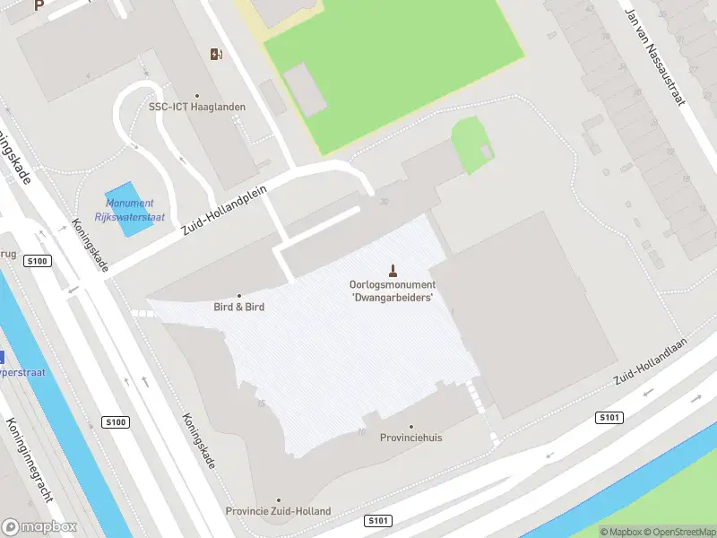 Ambulance met grote spoed naar de Zuid-Hollandplein in 's-Gravenhage vanwege grote brand
