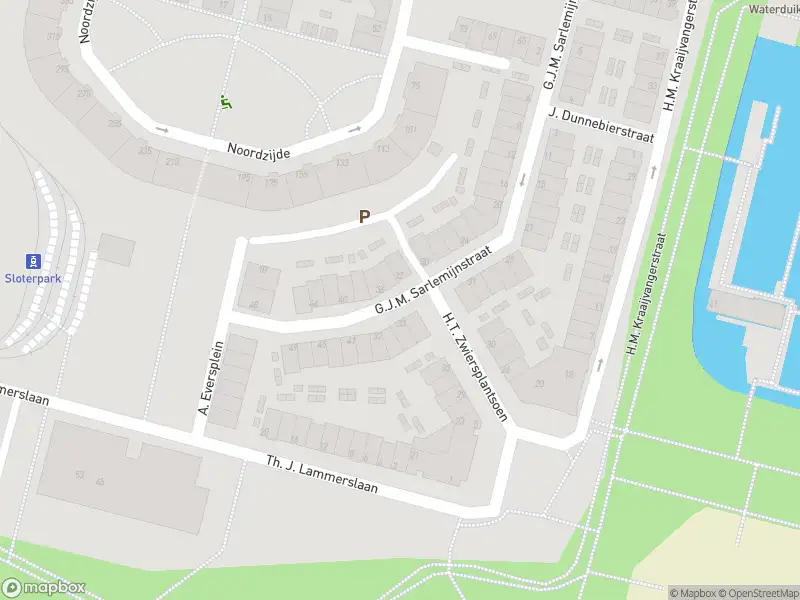 Ambulance met gepaste spoed naar de G.J.M. Sarlemijnstraat in Amsterdam