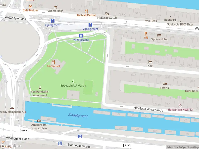 Ambulance met gepaste spoed naar de Tweede Weteringplantsoen in Amsterdam