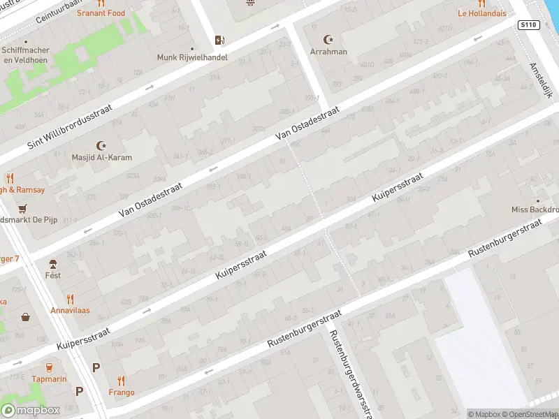 Ambulance met gepaste spoed naar de Dora Tamanaplein in Amsterdam