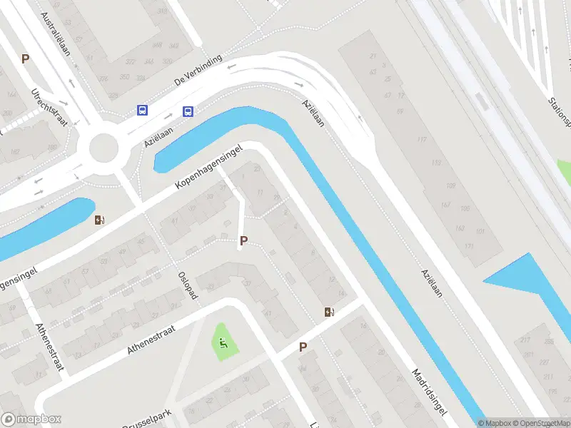 Ambulance met gepaste spoed naar de Madridsingel in Alphen aan den Rijn