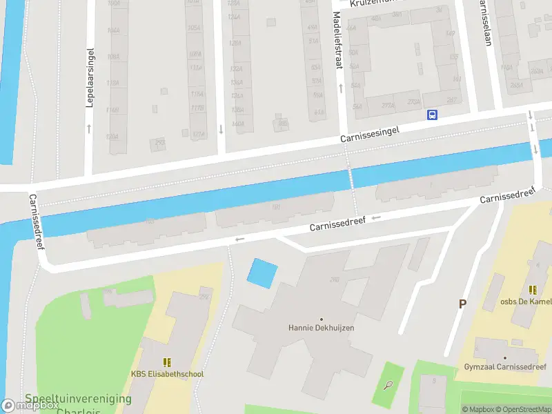 Ambulance met gepaste spoed naar de Carnissedreef in Rotterdam