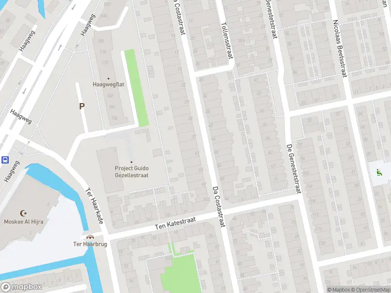 Ambulance met grote spoed naar de De Genestetstraat in Leiden