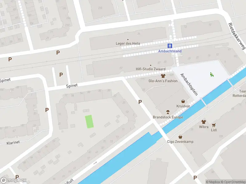 Ambulance met grote spoed naar de Spinet in Rotterdam