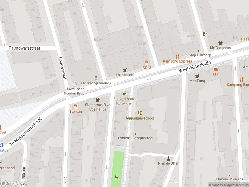 Ambulance met grote spoed naar de West-Kruiskade in Rotterdam