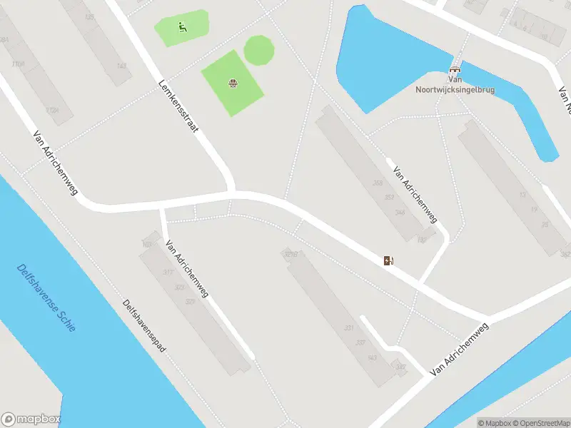 Ambulance met grote spoed naar de Van Adrichemweg in Rotterdam