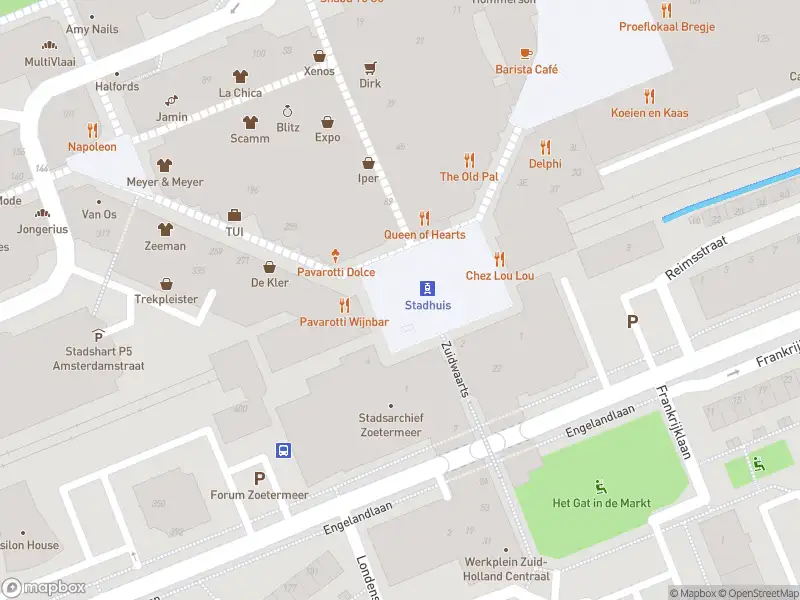 Ambulance met grote spoed naar de Stadhuisplein in Zoetermeer