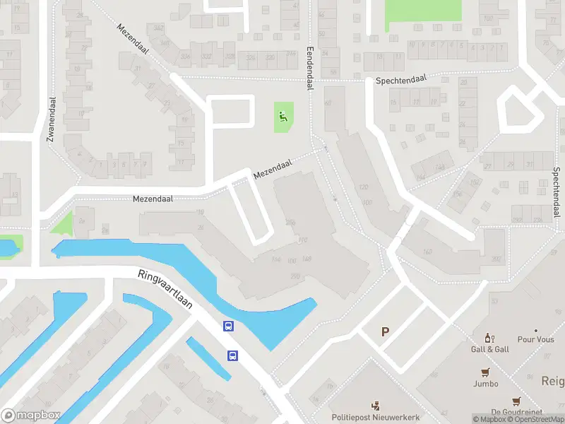Ambulance met grote spoed naar de Reigerhof in Nieuwerkerk aan den IJssel
