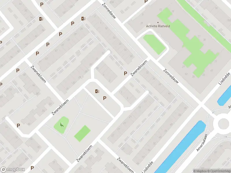 Ambulance met grote spoed naar de Zwanebloem in Alphen aan den Rijn