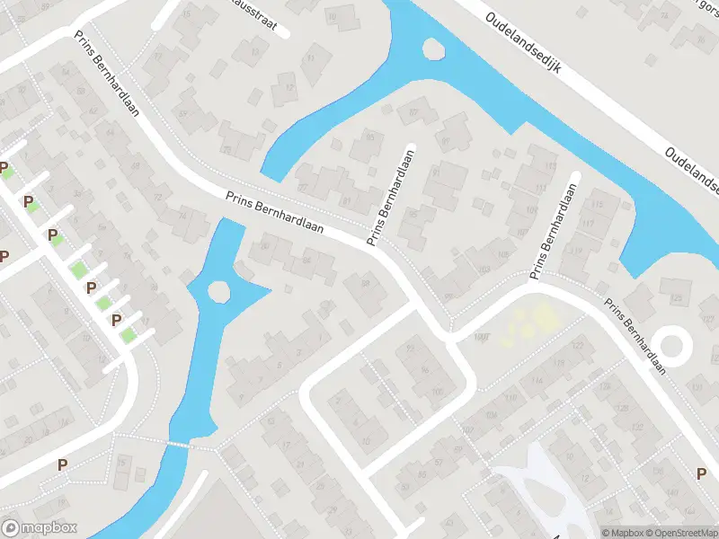 Ambulance met grote spoed naar de Prins Bernhardlaan in Middelharnis