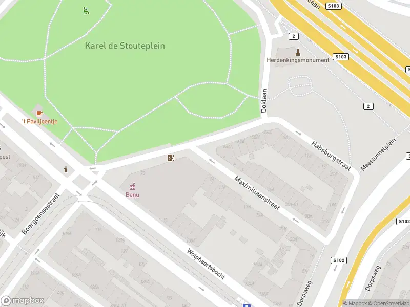 Ambulance met grote spoed naar de Boergoensestraat in Rotterdam