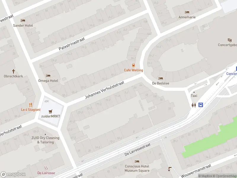Ambulance met gepaste spoed naar de Paulus Potterstraat in Amsterdam