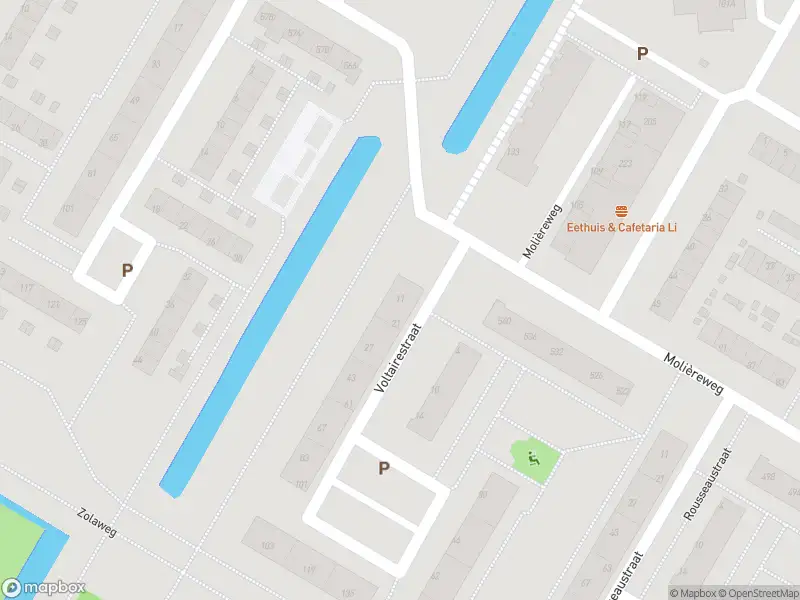 Ambulance met gepaste spoed naar de Voltairestraat in Rotterdam