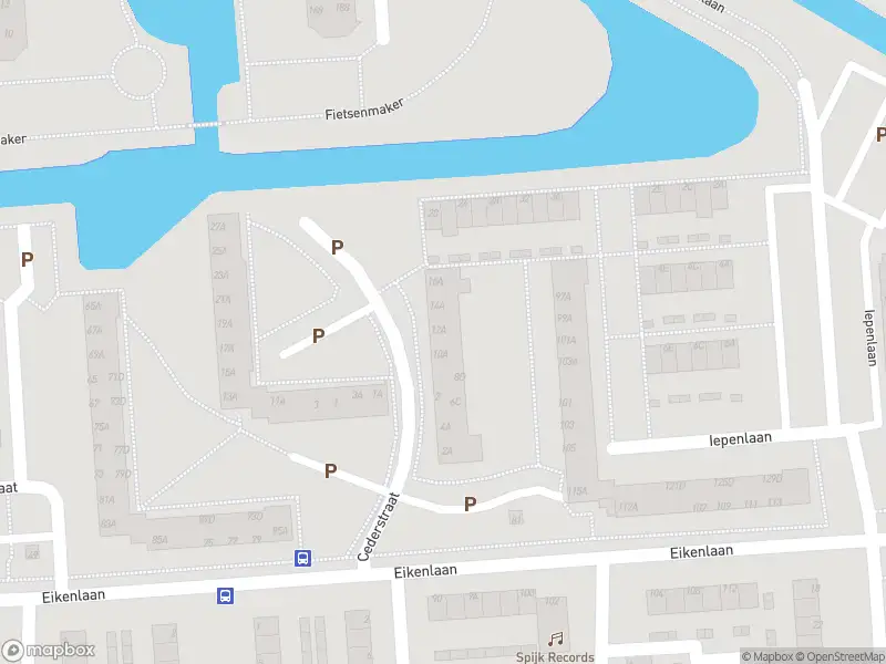 Ambulance met gepaste spoed naar de Cederstraat in Spijkenisse
