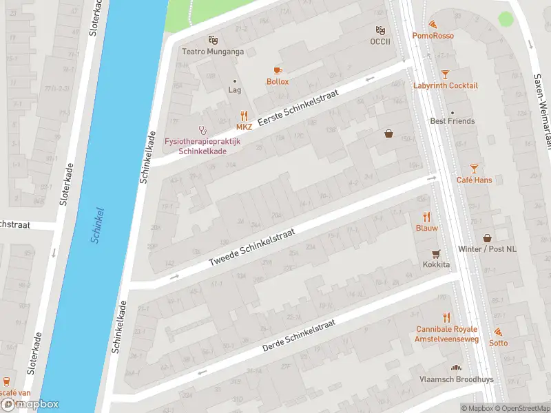 Ambulance met grote spoed naar de Sluisstraat in Amsterdam