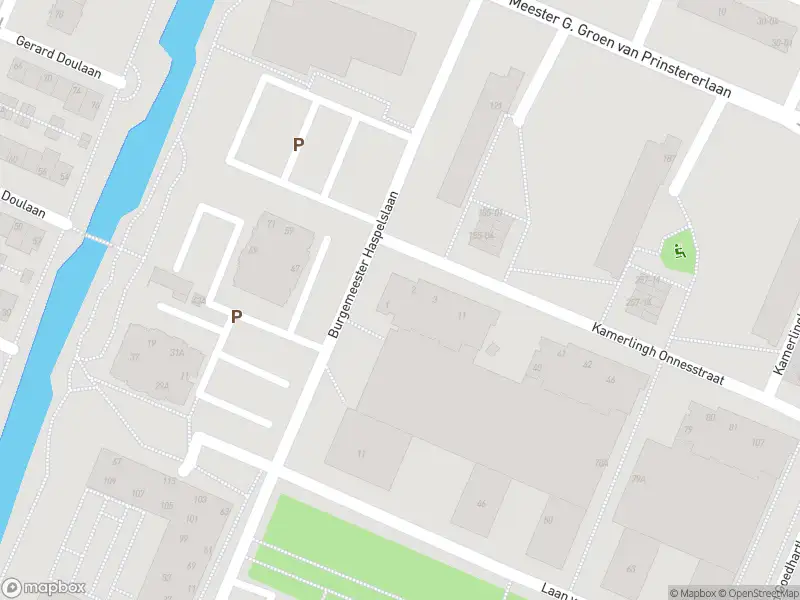 Ambulance met gepaste spoed naar de Kamerlingh Onnesstraat in Amstelveen