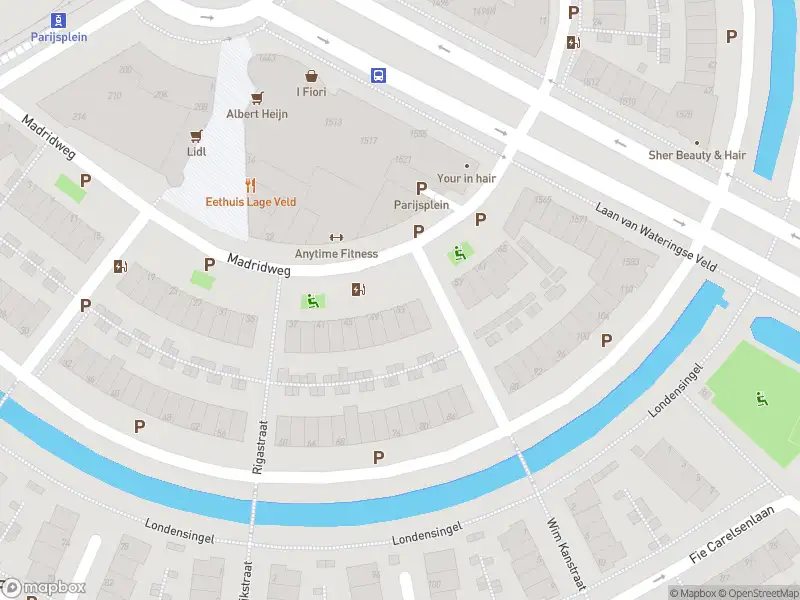Ambulance met grote spoed naar de Londensingel in 's-Gravenhage