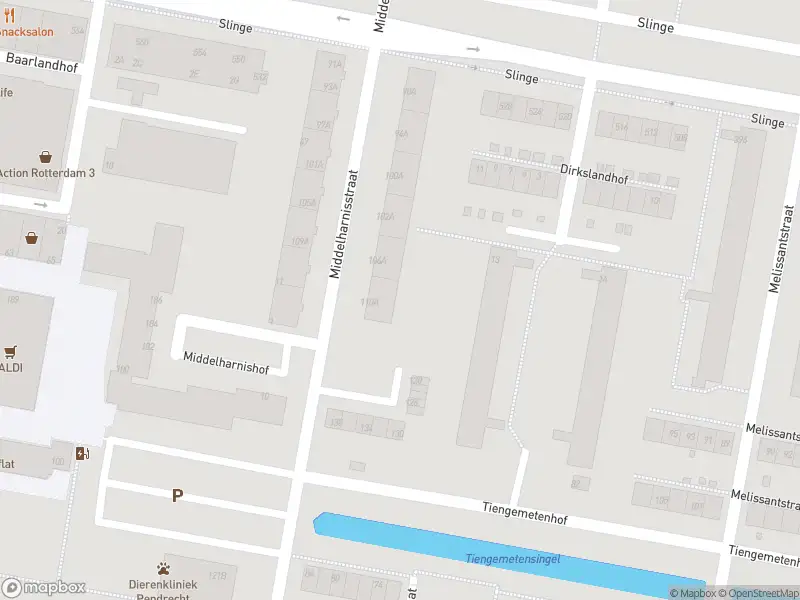 Ambulance met gepaste spoed naar de Middelharnisstraat in Rotterdam