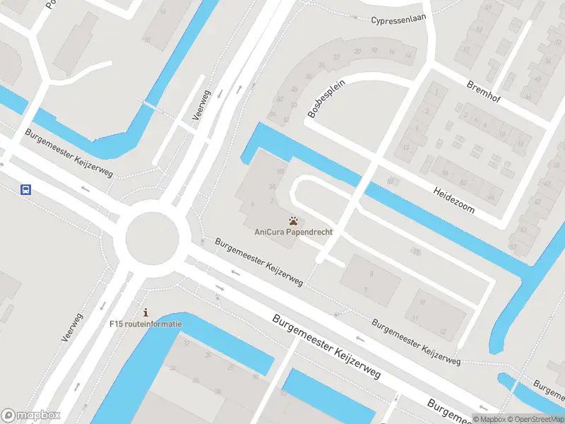 Ambulance met grote spoed naar de De Wederik in Papendrecht