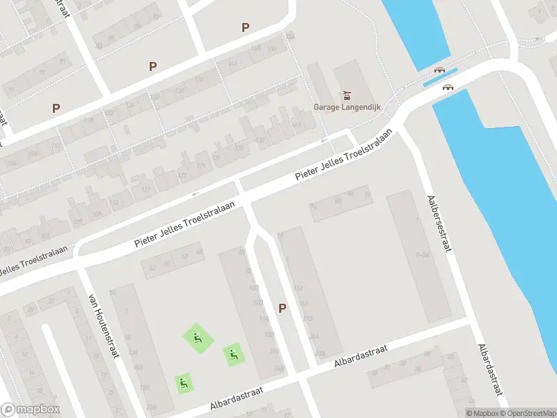 Ambulance met gepaste spoed naar de Zuiddijk in Zaandam