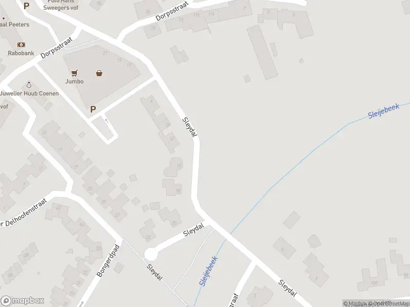 Ambulance met grote spoed naar de Dorpsstraat in Heel