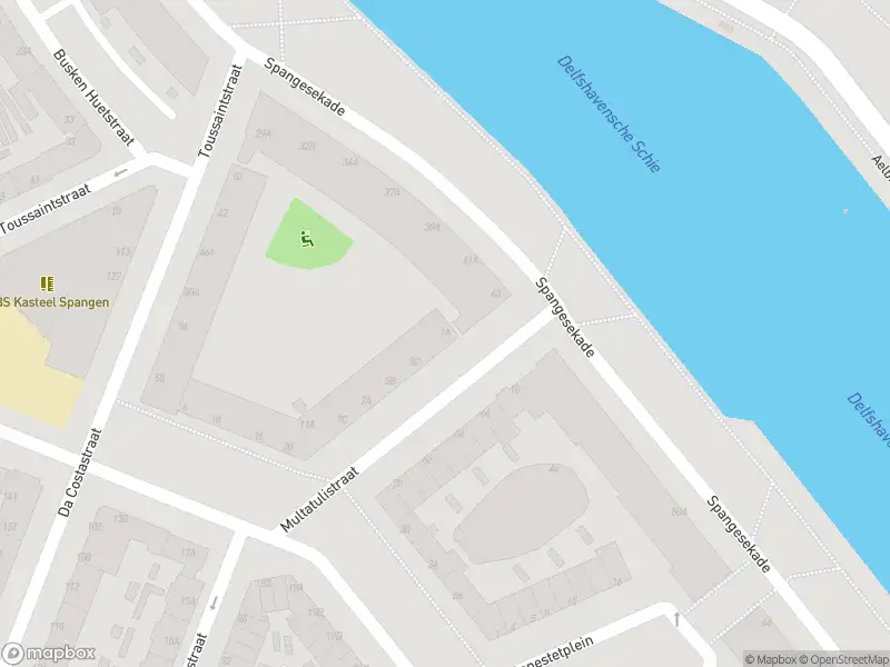 Ambulance met grote spoed naar de Multatulistraat in Rotterdam