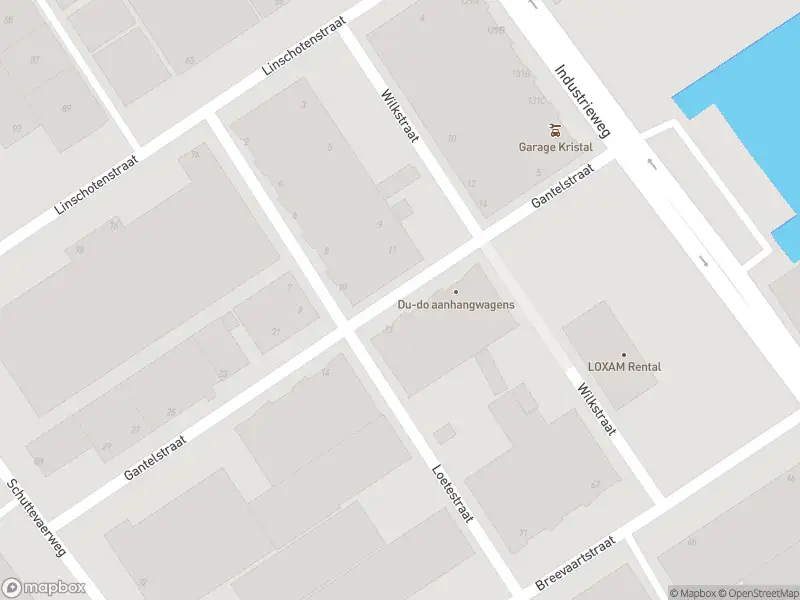 Ambulance met grote spoed naar de Loetestraat in Rotterdam