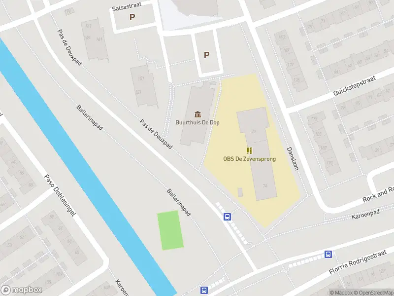Brandweer met gepaste spoed naar de Quadrillestraat in Almere vanwege afhijsen patient