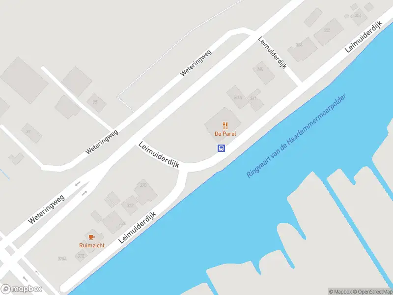 Ambulance naar de Leimuiderdijk in Leimuiderbrug vanwege ongeval met letsel