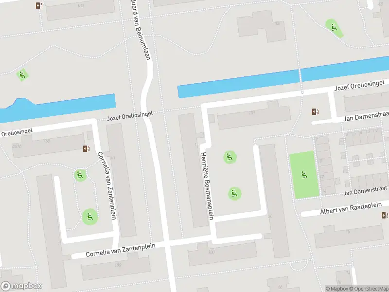 Ambulance met grote spoed naar de Henriëtte Bosmansplein in Schiedam