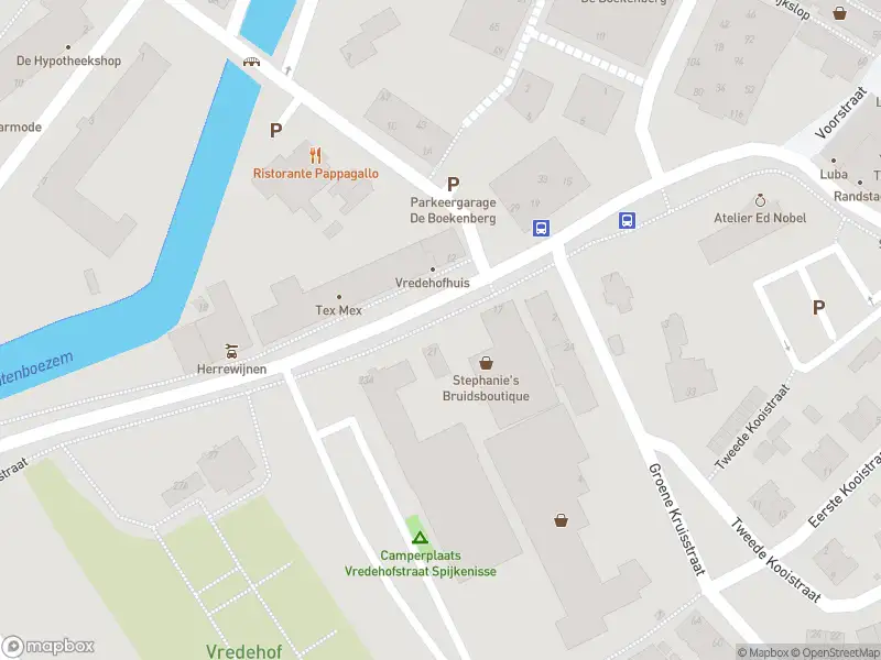 Ambulance met gepaste spoed naar de Vredehofstraat in Spijkenisse