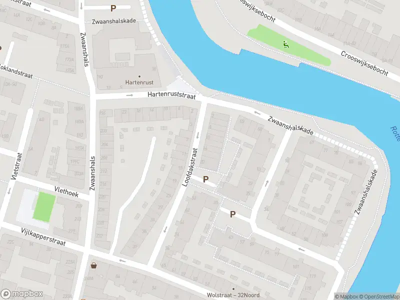 Brandweer met gepaste spoed naar de Loofdakstraat in Rotterdam