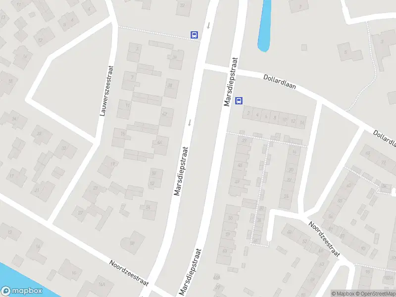 Ambulance met gepaste spoed naar de Noordzeestraat in Den Helder